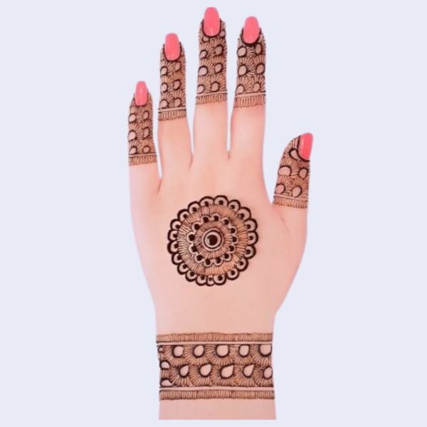 Image of Gol Tikki Mehndi Design made on girls hand