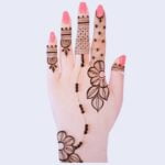 Image Rose Mehndi Design made on girls hand