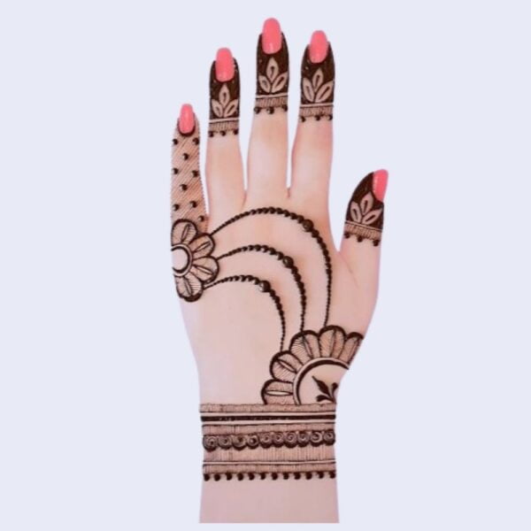 Image Stylish Mehndi Design made on girls hand